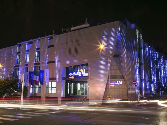 ساختمان لایف برد پارسه